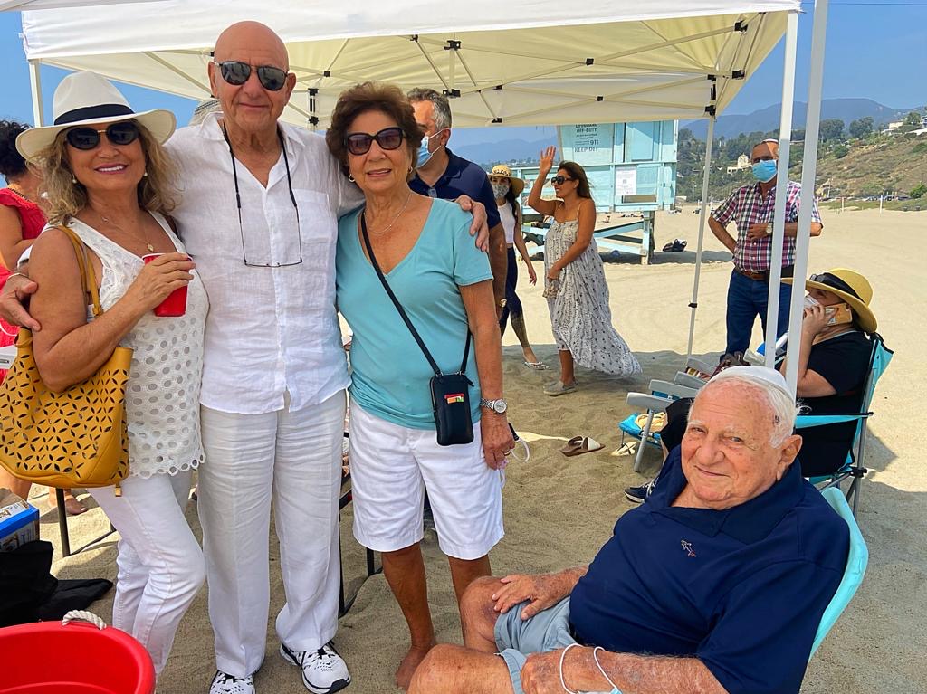 Gallery – Tashlich On The Beach – Sephardic Temple Tifereth Israel